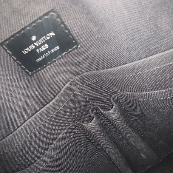 Louis Vuitton Black Canvas Men’s Briefcase - Picture 3 of 8